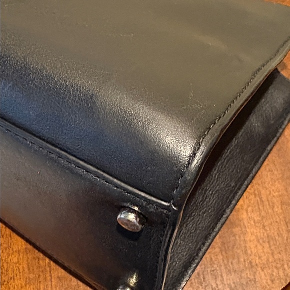 Kate Spade satchel Crossbody bag leather black goldtone round ring handles EUC - Picture 12 of 17